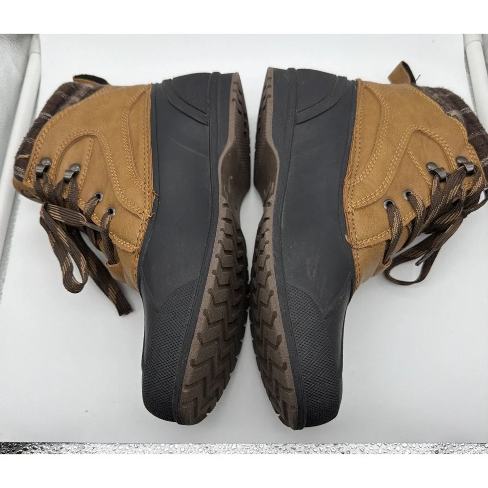 Magellan Outdoors Boys Brown Black Waterproof Shell Duck Boots Size 6 Hunting